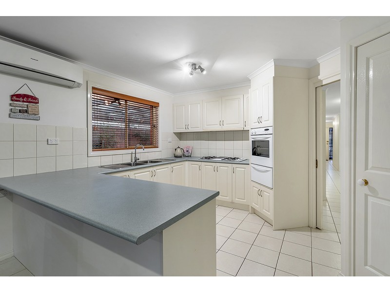 8 Orlando Drive, Roxburgh Park VIC 3064