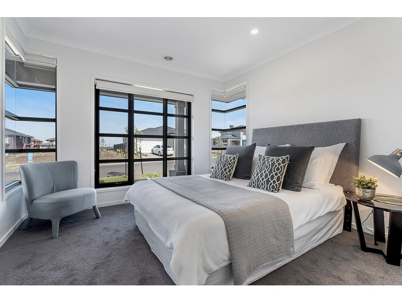 32 Liewah Circuit, Craigieburn VIC 3064