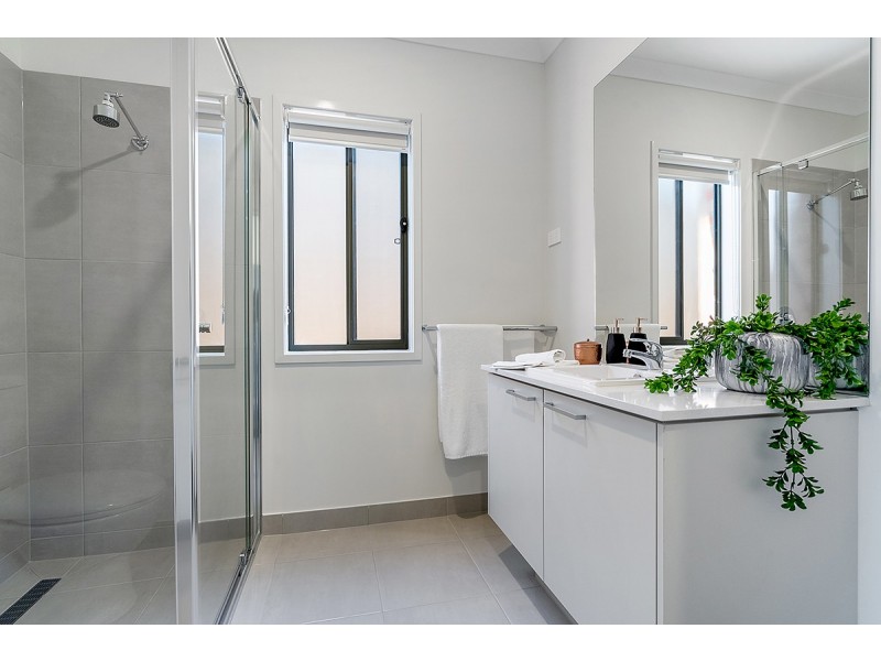 32 Liewah Circuit, Craigieburn VIC 3064