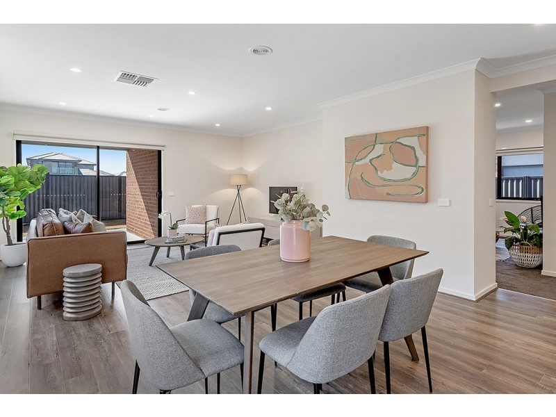 32 Liewah Circuit, Craigieburn VIC 3064