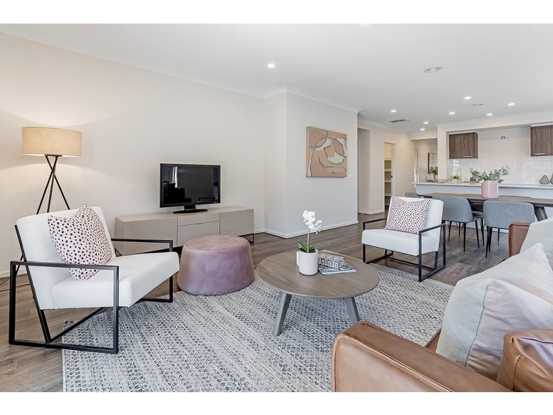 32 Liewah Circuit, Craigieburn VIC 3064