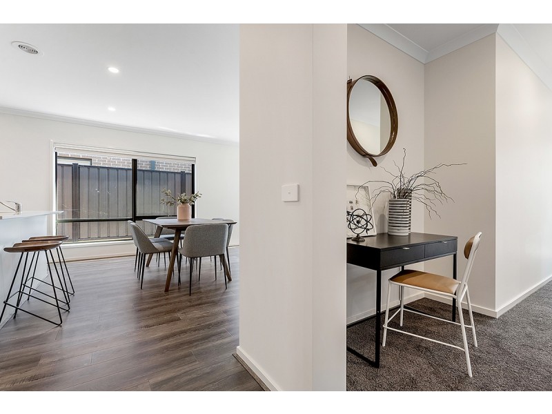 32 Liewah Circuit, Craigieburn VIC 3064