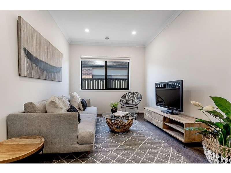 32 Liewah Circuit, Craigieburn VIC 3064