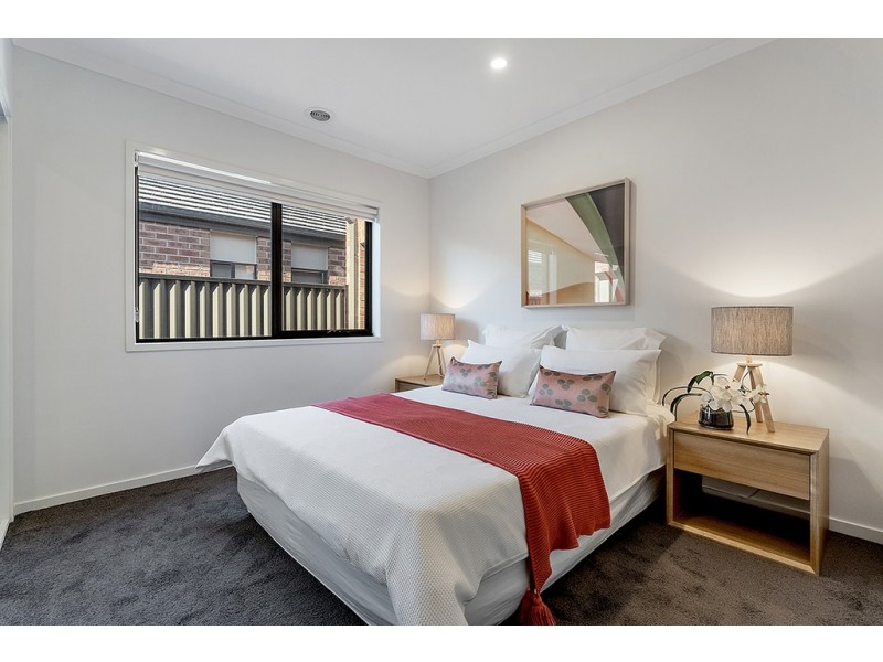 32 Liewah Circuit, Craigieburn VIC 3064