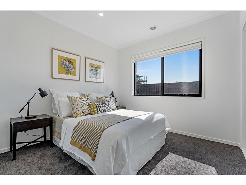 32 Liewah Circuit, Craigieburn VIC 3064