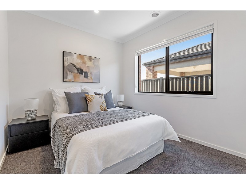 32 Liewah Circuit, Craigieburn VIC 3064