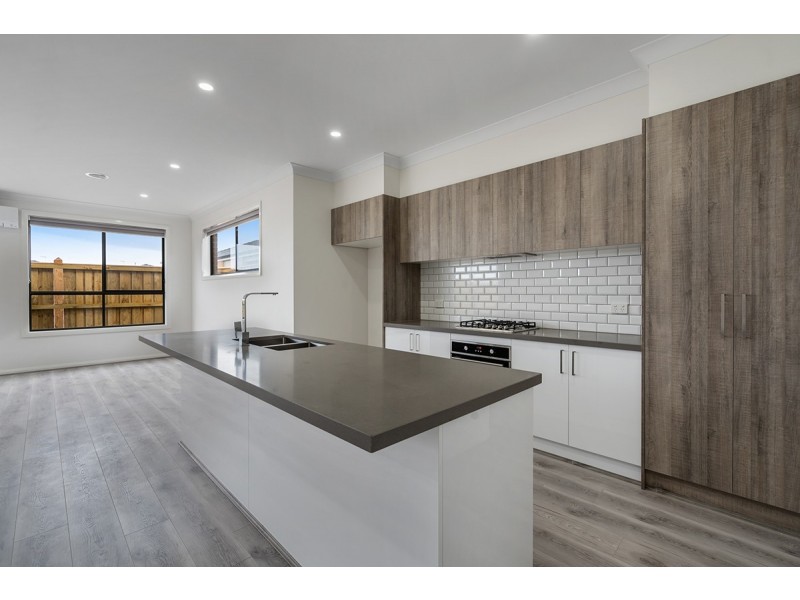 22 Sudbury Street, Mickleham VIC 3064
