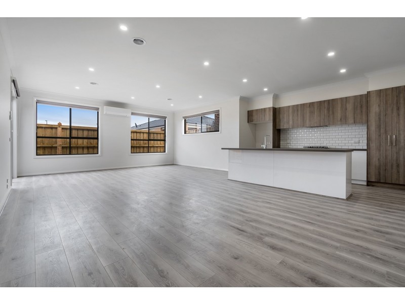 22 Sudbury Street, Mickleham VIC 3064