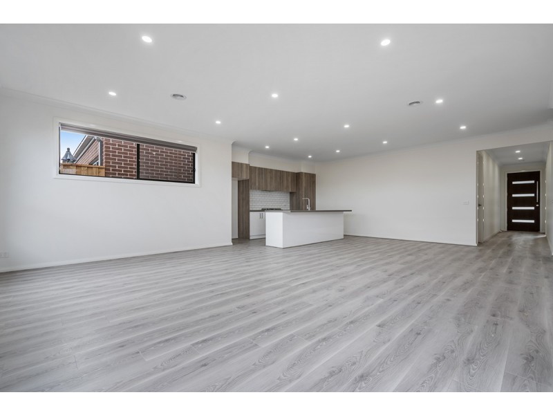 22 Sudbury Street, Mickleham VIC 3064