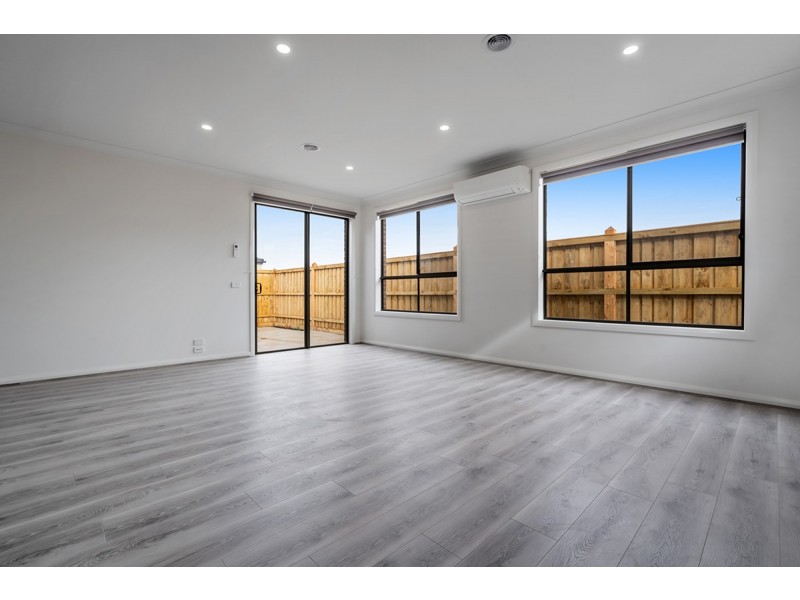 22 Sudbury Street, Mickleham VIC 3064