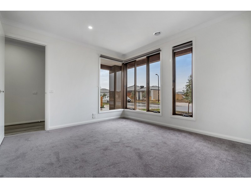 22 Sudbury Street, Mickleham VIC 3064