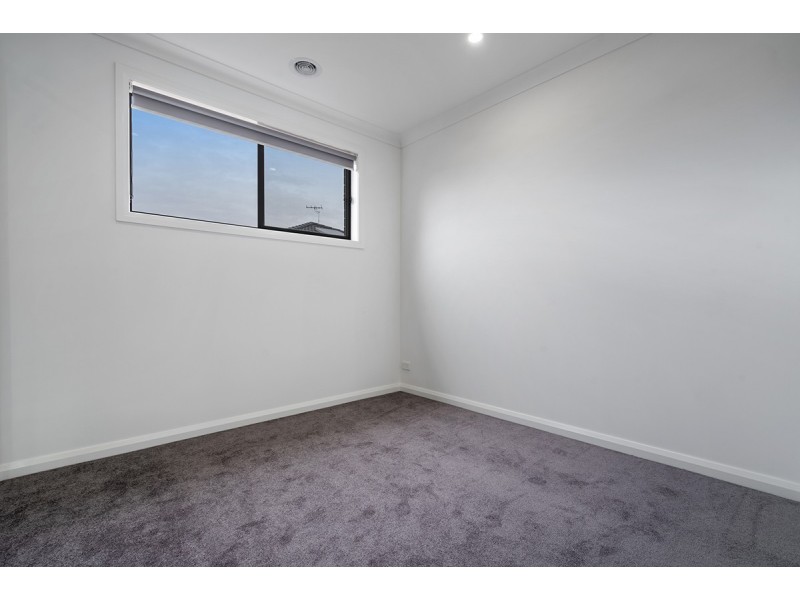 22 Sudbury Street, Mickleham VIC 3064