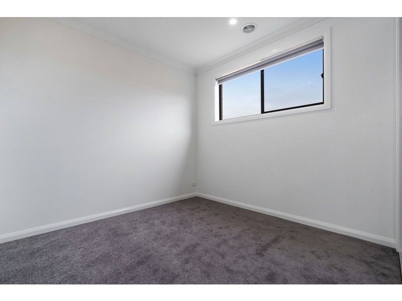 22 Sudbury Street, Mickleham VIC 3064