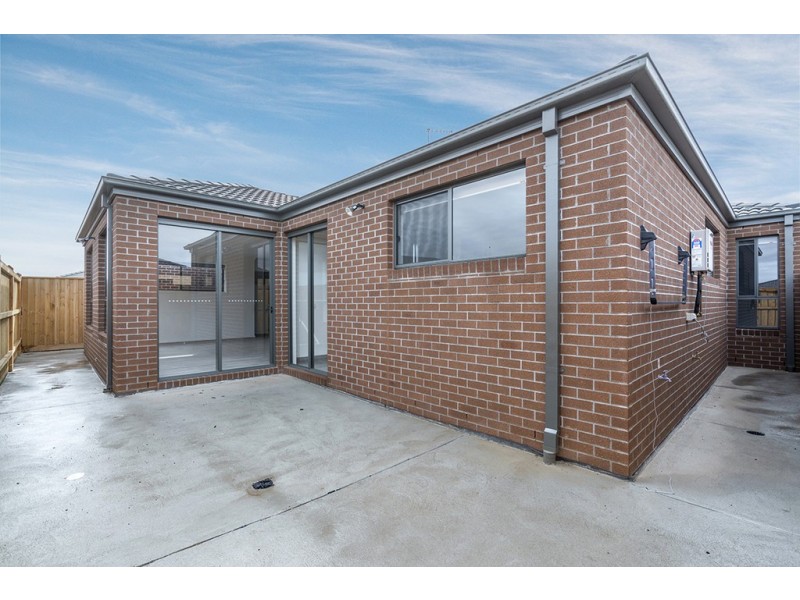 22 Sudbury Street, Mickleham VIC 3064