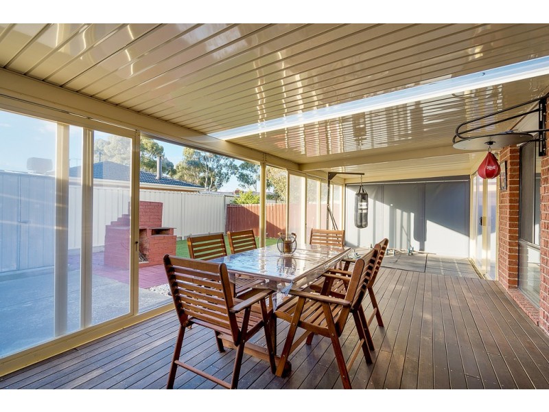 6 Brecon Nook, Craigieburn VIC 3064