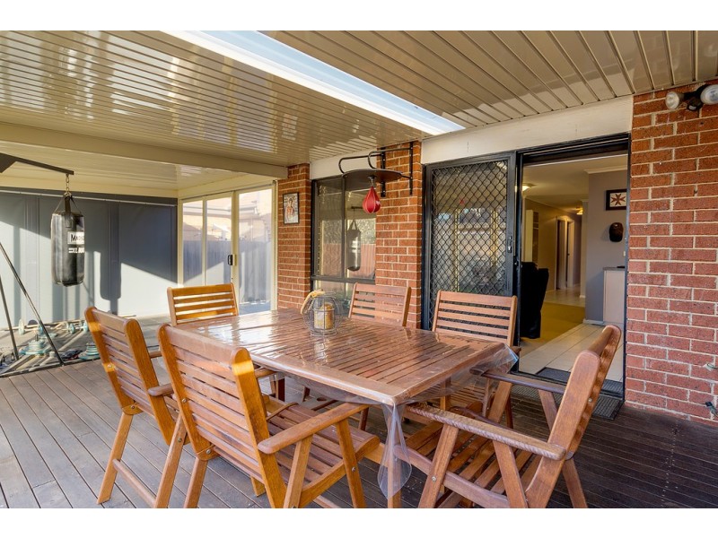 6 Brecon Nook, Craigieburn VIC 3064