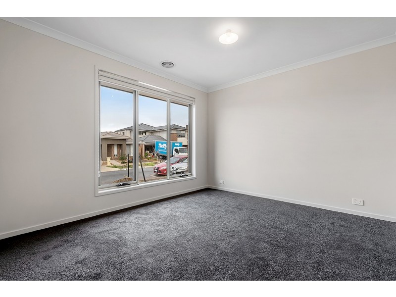 65 Canning Drive, Mickleham VIC 3064