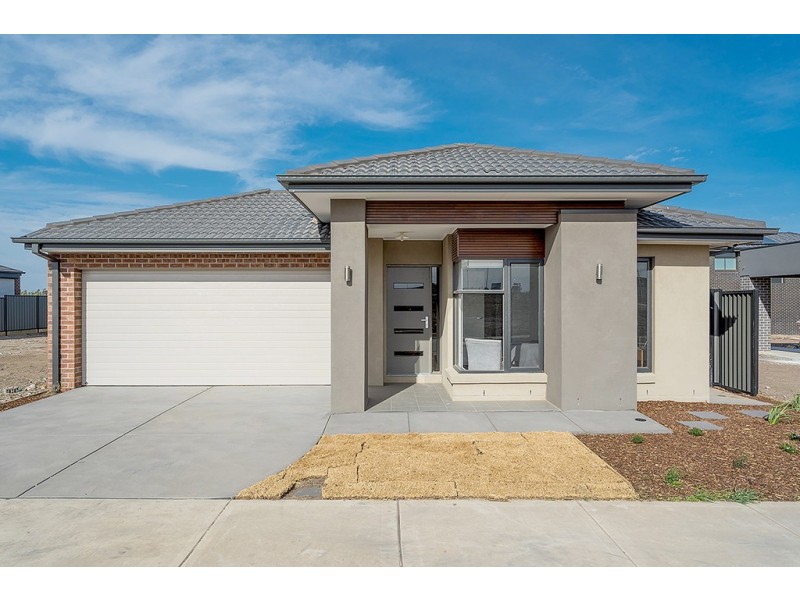 4 Roebling Street, Craigieburn VIC 3064