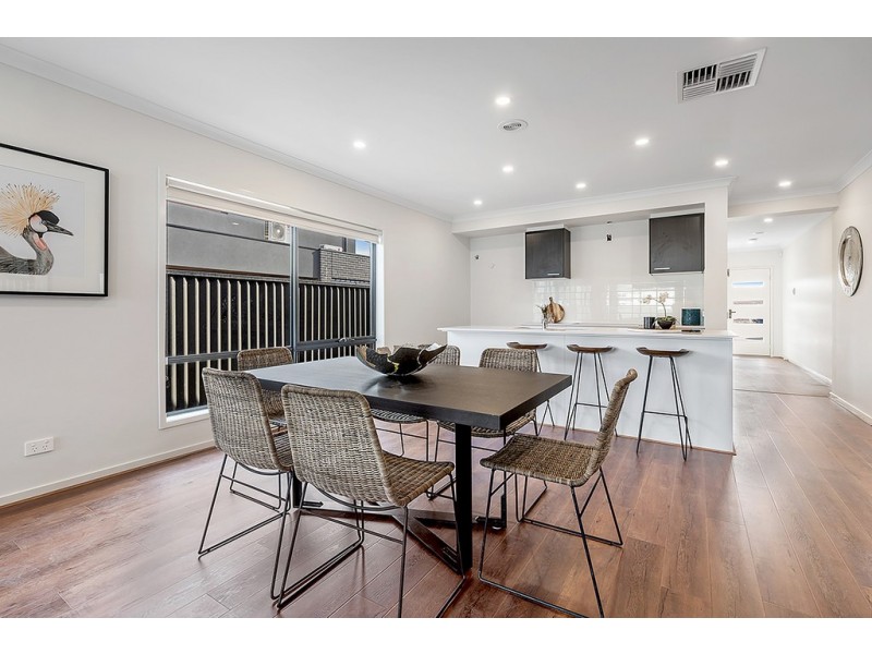 4 Roebling Street, Craigieburn VIC 3064