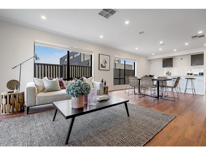 4 Roebling Street, Craigieburn VIC 3064