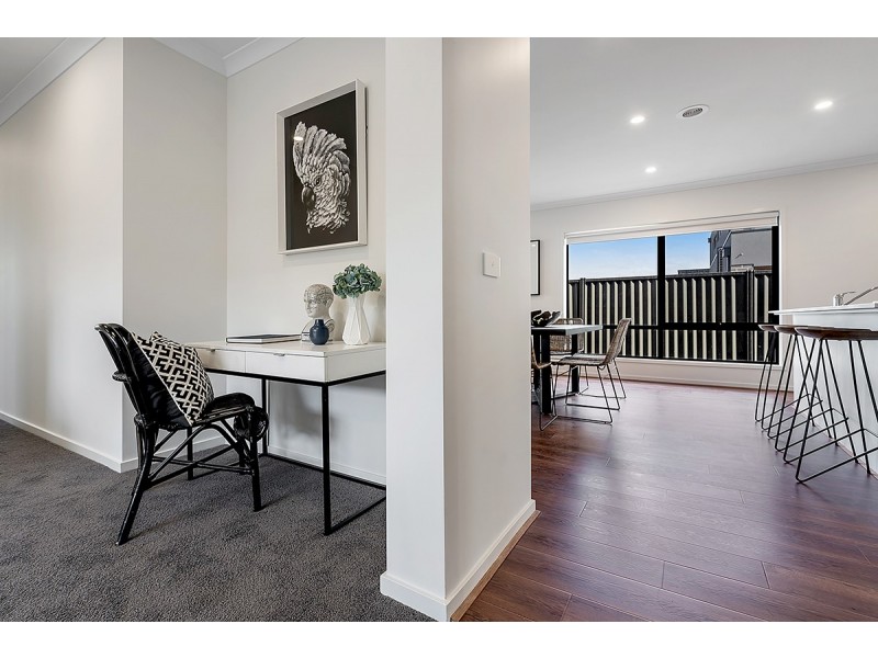 4 Roebling Street, Craigieburn VIC 3064