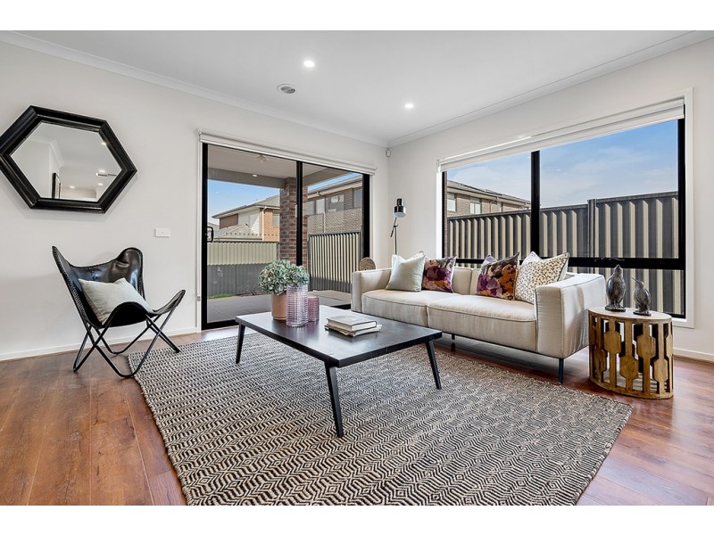 4 Roebling Street, Craigieburn VIC 3064