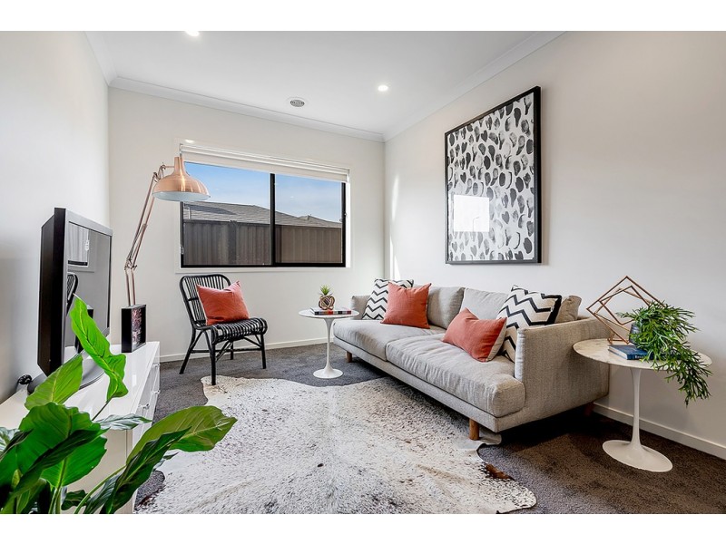 4 Roebling Street, Craigieburn VIC 3064