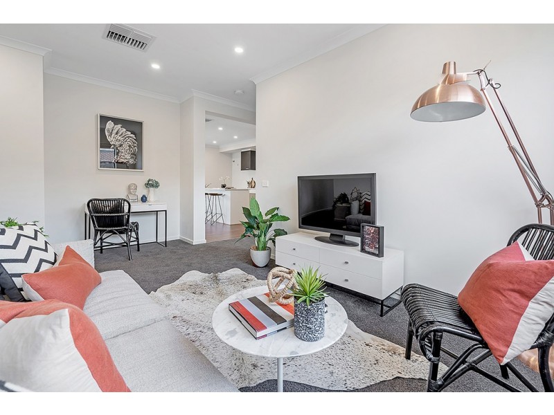 4 Roebling Street, Craigieburn VIC 3064