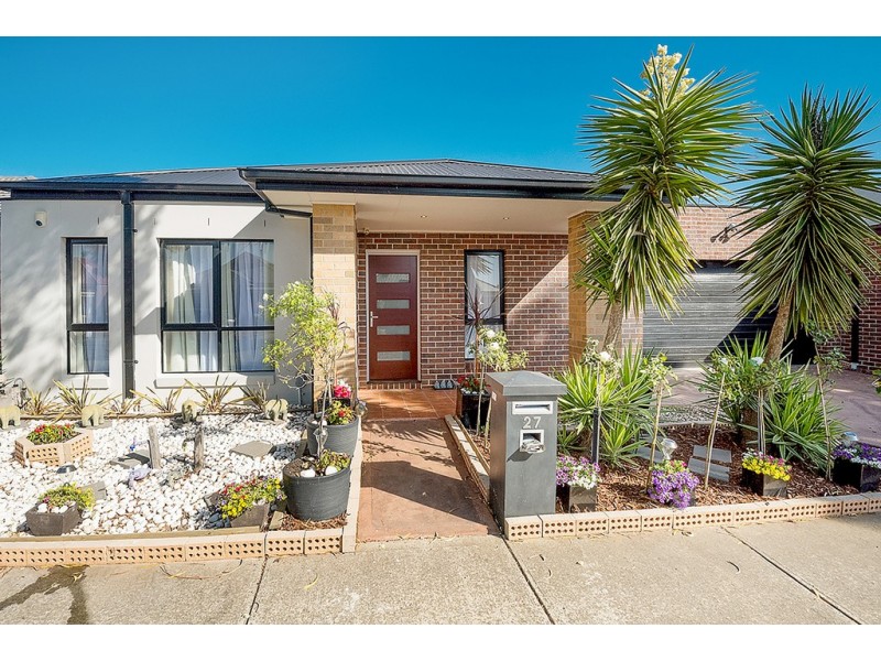 27 Dempster Drive, Craigieburn VIC 3064