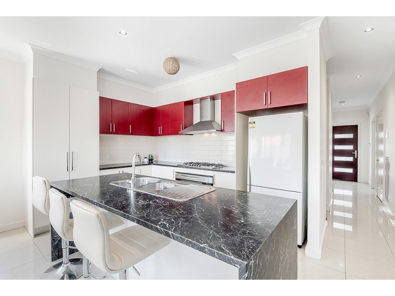 27 Dempster Drive, Craigieburn VIC 3064