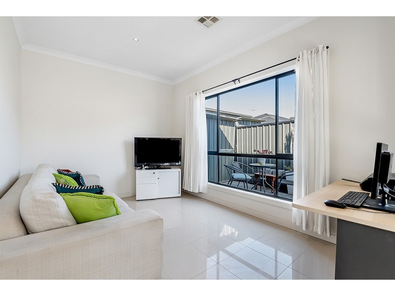 27 Dempster Drive, Craigieburn VIC 3064