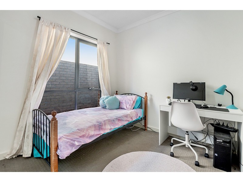 27 Dempster Drive, Craigieburn VIC 3064