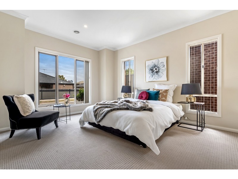 14 Hollows Court, Craigieburn VIC 3064