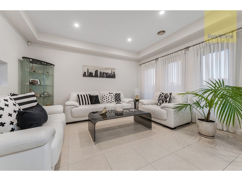 13 Elsternwick Way, Craigieburn VIC 3064
