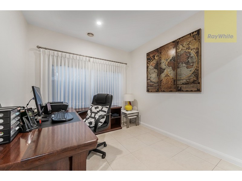 13 Elsternwick Way, Craigieburn VIC 3064