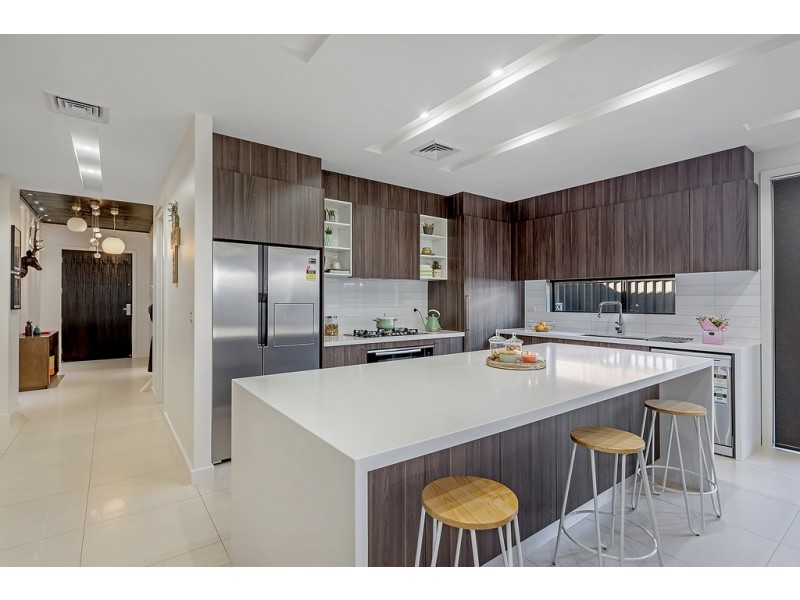 28 Season Way, Craigieburn VIC 3064