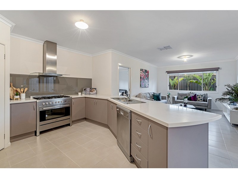 9 Northcroft Street, Craigieburn VIC 3064