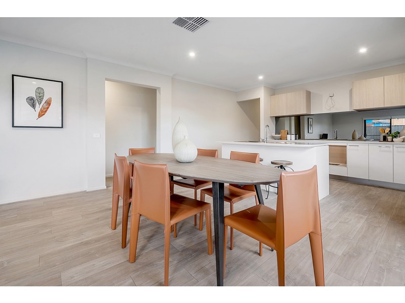 6 Caspian Drive, Craigieburn VIC 3064