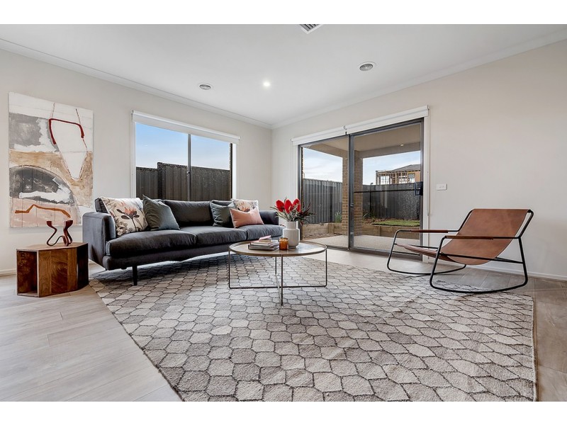 6 Caspian Drive, Craigieburn VIC 3064