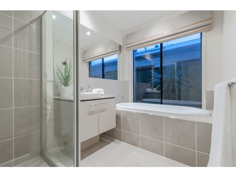 13 Fletcher Road, Craigieburn VIC 3064