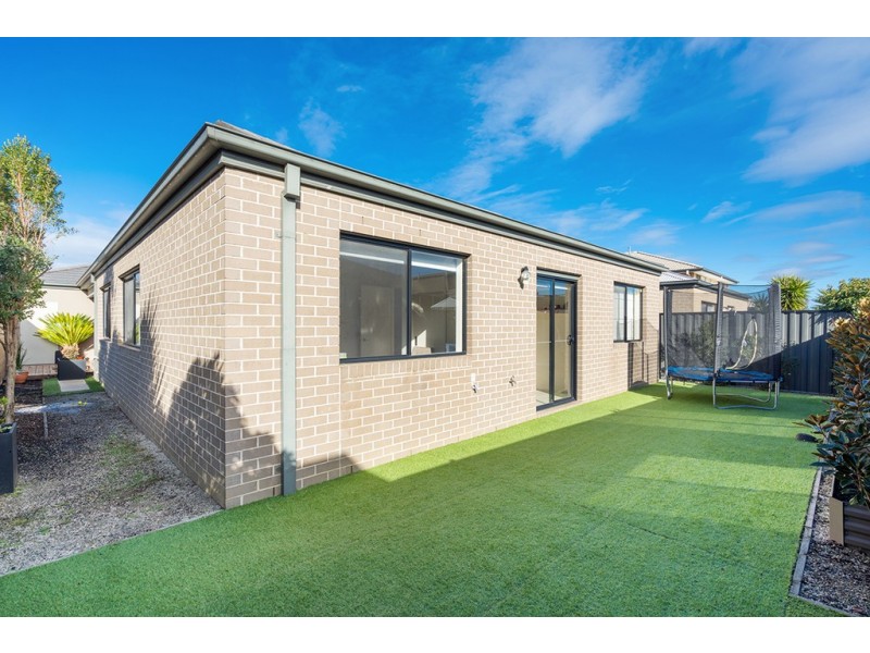 13 Fletcher Road, Craigieburn VIC 3064