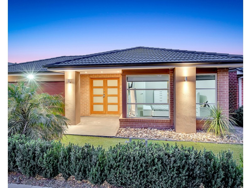 8 Fenland Street, Craigieburn VIC 3064