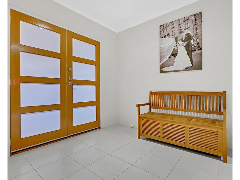 8 Fenland Street, Craigieburn VIC 3064