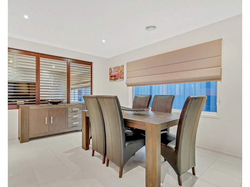 8 Fenland Street, Craigieburn VIC 3064