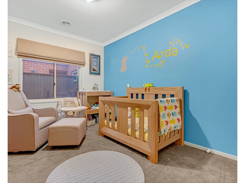 8 Fenland Street, Craigieburn VIC 3064
