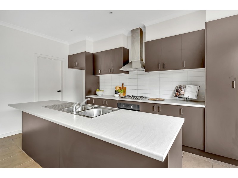 35 Kirkstead Grove, Craigieburn VIC 3064