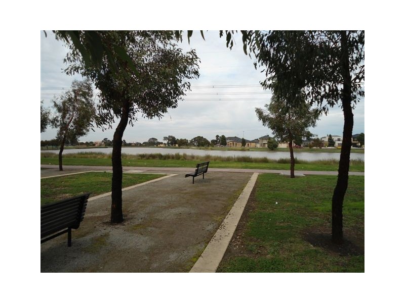 14 Viewbank Circuit, Roxburgh Park VIC 3064