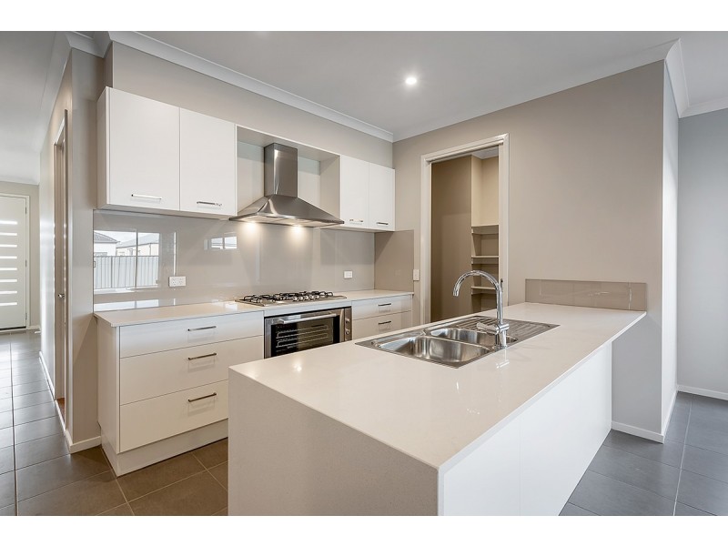 5 Zeal Way, Craigieburn VIC 3064