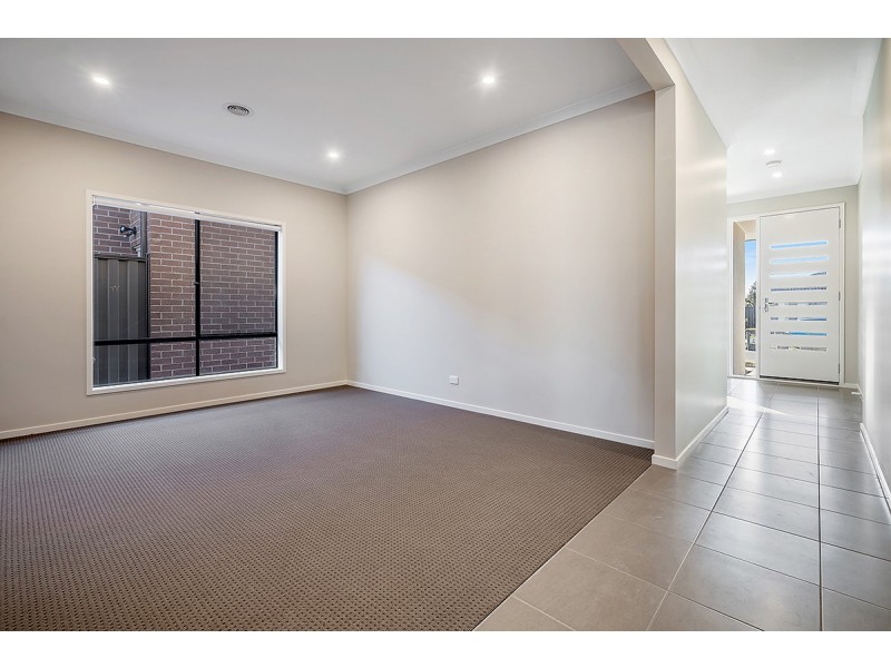 5 Zeal Way, Craigieburn VIC 3064
