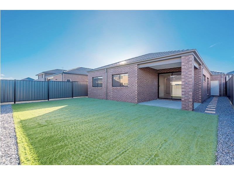 5 Zeal Way, Craigieburn VIC 3064